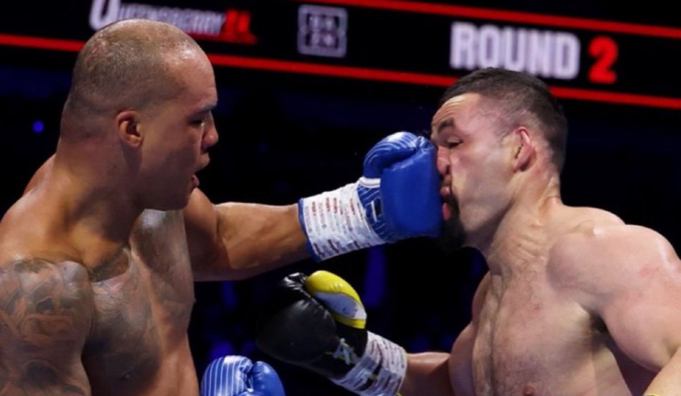 Усик отримав сенсаційного суперника: Вордлі скандально нокаутував Паркера на очах Ф'юрі та Дюбуа