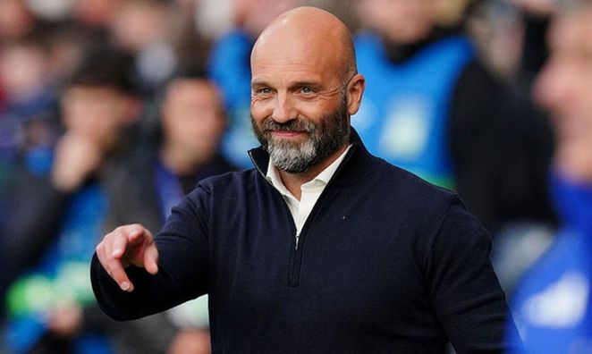 Тренер сборной Исландии отметил одного игрока в составе Украины и сказал, что думает о Реброве