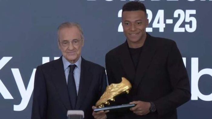 Мбаппе офіційно отримав "Золотий бутс" – француз продовжує збирати трофеї