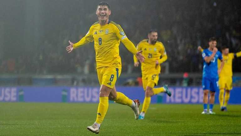 Руслан Маліновський сяє / УАФ Руслан Маліновський сяє / УАФ