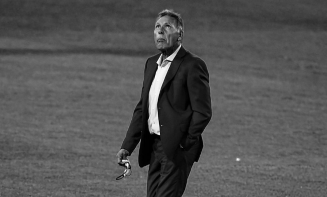 Известный футбольный тренер умер в 69 лет