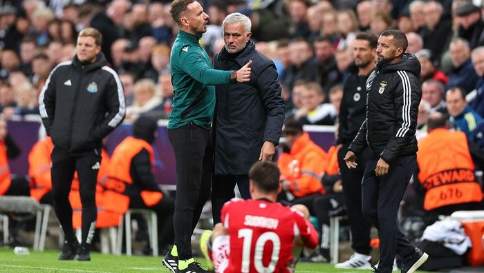 Бенфика избиением от Ньюкасла продолжила позор в ЛЧ – ассист кипера, Трубин спасал, Моуринью свирепствует из-за Судакова Бенфика избиением от Ньюкасла продолжила позор в ЛЧ – ассист кипера, Трубин спасал, Моуринью свирепствует из-за Судакова