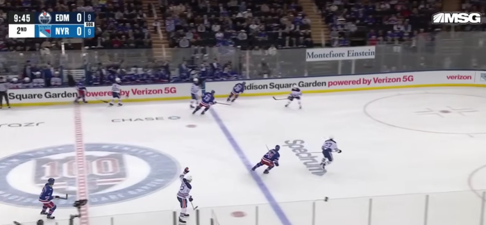 НХЛ: Кросби оформил очередное историческое достижение, победа Макдэвида, фиаско скандального Овечкина