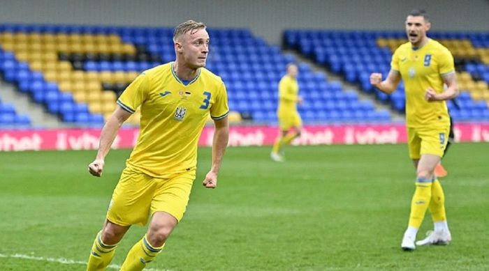 Захисник збірної України з футболу вподобав відео з російськими гравцями