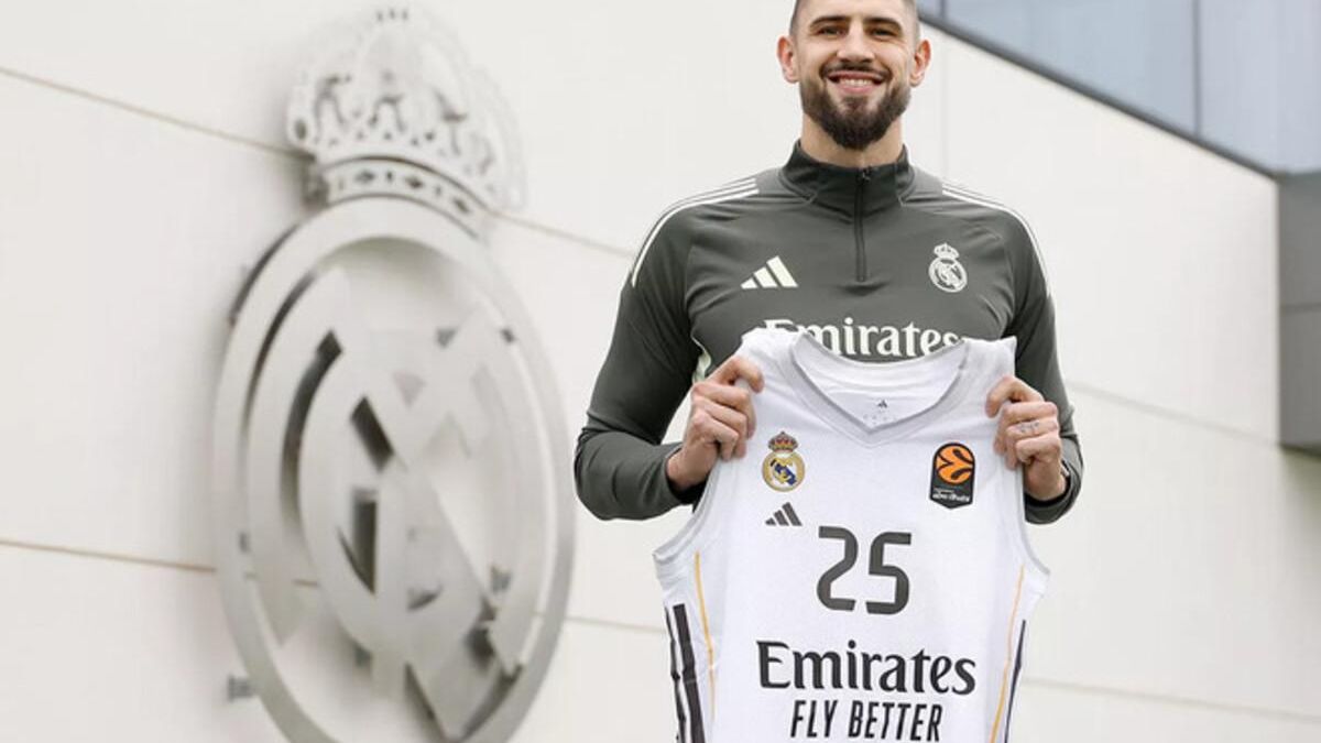 Мариуполь секс жарнамалары Үлкен кеудесі бар жалаңаш орыс әйелдерінің суреттері