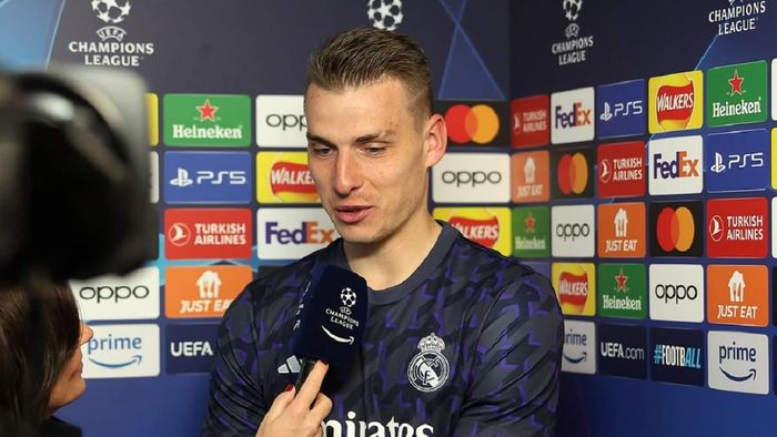 Лунин получил красную карточку в скандальном Эль Класико — арбитр матча Реал — Барселона объяснил наказание украинца