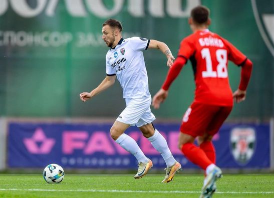 Оболонь розписала нічию з Вересом у матчі з курйозним автоголом та шедевром екс-гравця рівнян