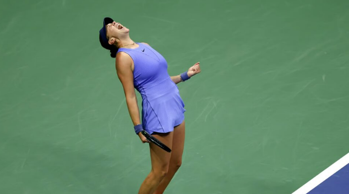 Паоліні у тригодинному трилері віддала перемогу російській американці і пропустила її у півфінал Пекіна