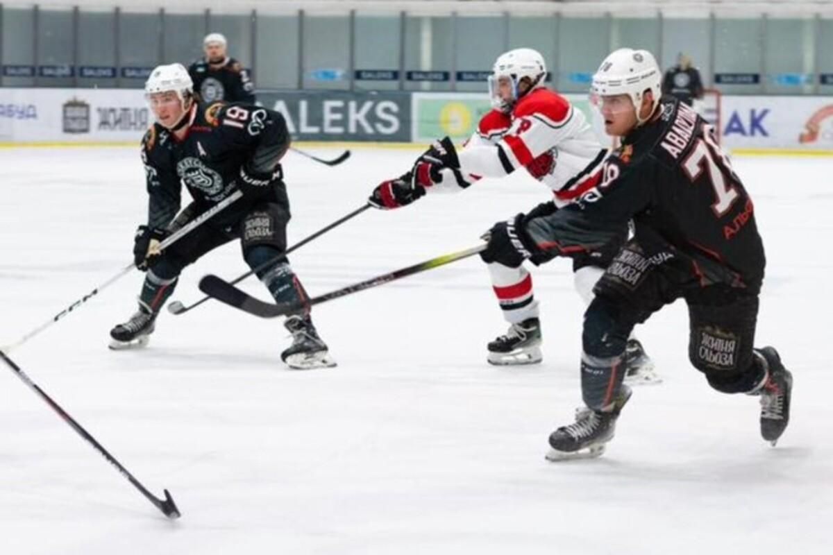 Игроки Кременчуга в атаке / Фото ХК Кременчуг