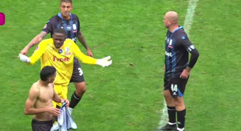 Хачеріді і Ракицький на фоні автора голу / Скріншот