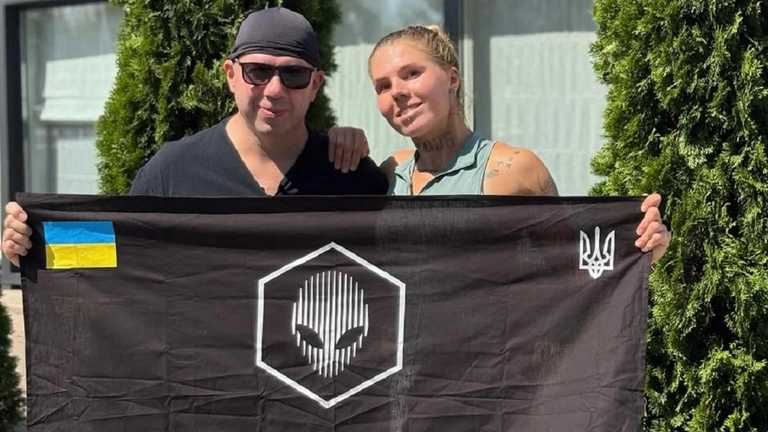 Олександра Олійникова з батьком / Фото Instagram.com/_drones4ua.org Олександра Олійникова з батьком / Фото Instagram.com/_drones4ua.org