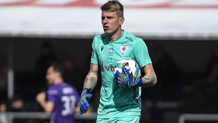 Український голкіпер вибув до кінця року: гравець забивав у свої ворота два матчі поспіль