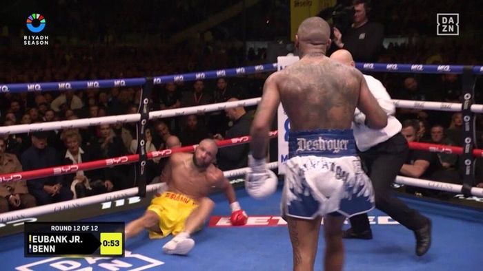 Зіркові боксери вдруге повторили бій батьків – Бенн перервав 35-річну домінацію Юбенків