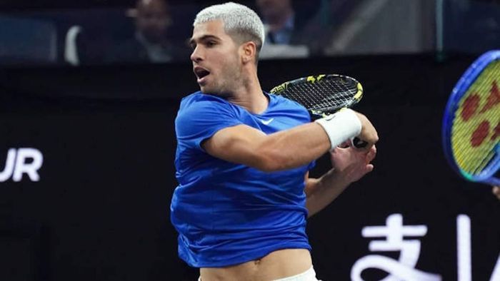 Алькарас з перемоги над зручною сьомою ракеткою стартував на Підсумковому турнірі 