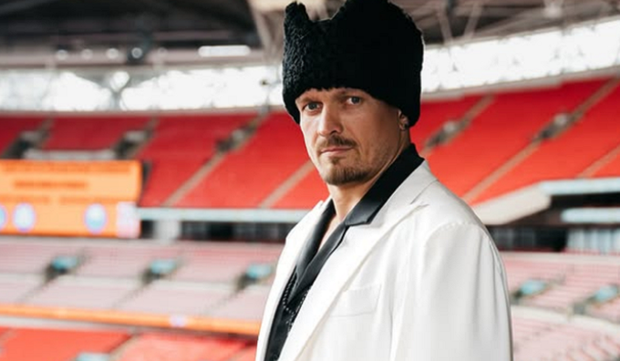 Усик хоче купити стадіон Таврія у Криму: боксер озвучив плани після деокупації