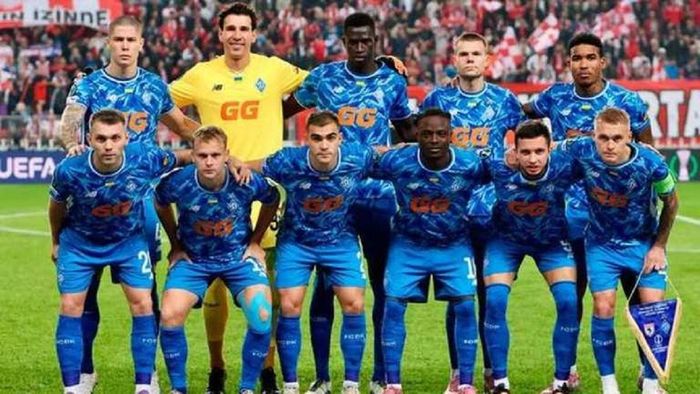 Динамо сделало официальное заявление из-за провокаций с флагами России и СССР на матче еврокубка