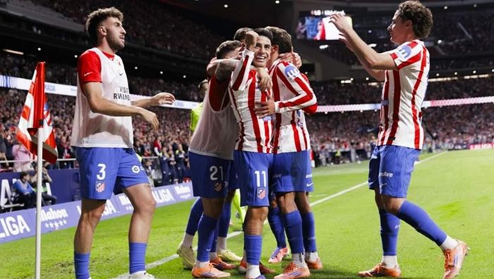 Атлетико с голом Гризманна разгромил Севилью и догнал Барселону в Ла Лиге Атлетико с голом Гризманна разгромил Севилью и догнал Барселону в Ла Лиге