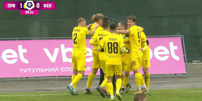 Чвертьфіналіст Кубка України пропустив на 12-й секунді й зазнав провалу, сніг ледь не зірвав матч Першої ліги