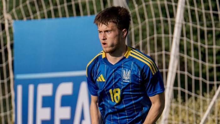 Россия разрушила квартиру капитана сборной Украины по футболу (ФОТО) Россия разрушила квартиру капитана сборной Украины по футболу (ФОТО)