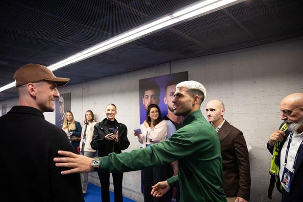 Зірковий форвард, що зник після матчу з Україною, раптово зустрівся з Алькарасом і пояснив, чому не грає майже 2 роки