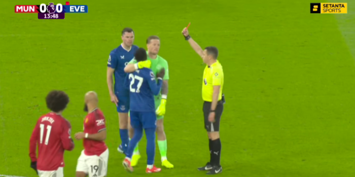 Курйозна бійка партнерів Миколенка у відеоогляді матчу Манчестер Юнайтед – Евертон – 0:1 в АПЛ