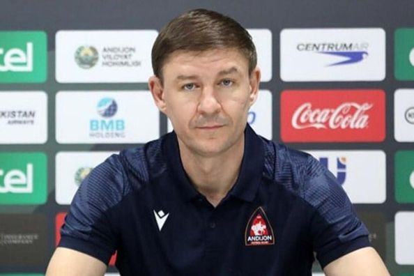 Легендарний нападник Динамо залишив тренерську посаду в іноземному клубі