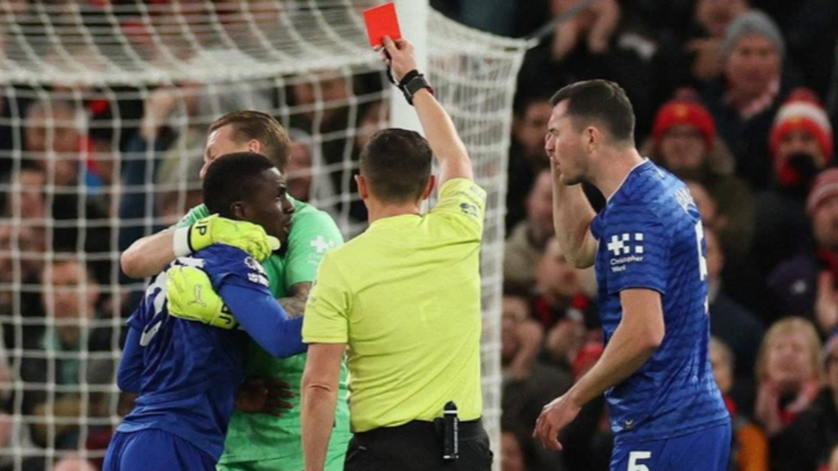 Конфлікт Кіна та Гує / Фото TRTSPOR Конфлікт Кіна та Гує / Фото TRTSPOR