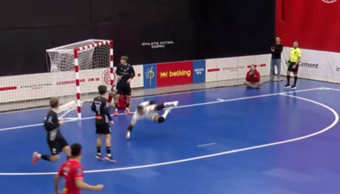 Скандал в українському футзалі: Ураган пропустив курйозний гол і звинуватив суддів 