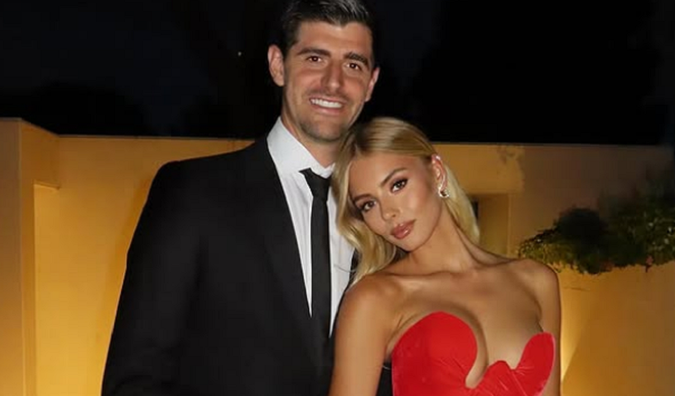 Конкурент Луніна засвітився з відвертою красунею на червоній доріжці – їхній вихід приголомшив публіку