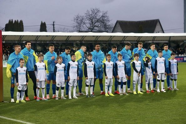 Ультрас Динамо "зловили" гравця киян після історичної поразки від Колоса – відео несподіваної розмови