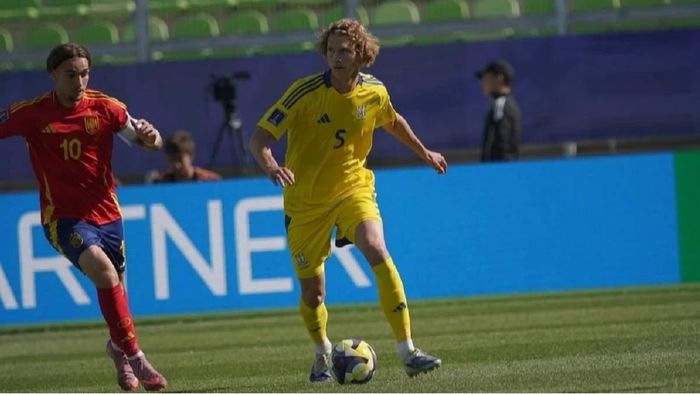 Збірна України U-21 офіційно довикликала хавбека Шахтаря і захисника з Іспанії