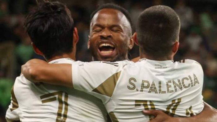 Плей-офф МЛС: Лос-Анджелес Смолякова з голом і асистом Сона пройшов Остін Сватка, Коламбус відігрався без Чеберка