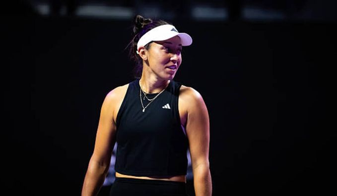 Підсумковий турнір WTA: Пегула в драматичній трисетовій зарубі віддала путівку в фінал екс-росіянці