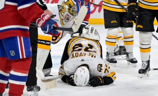 НХЛ: зірка збірної США постраждав від шайби в обличчя, Овєчкін не забив буліт і програв, фіаско посіпак путіна