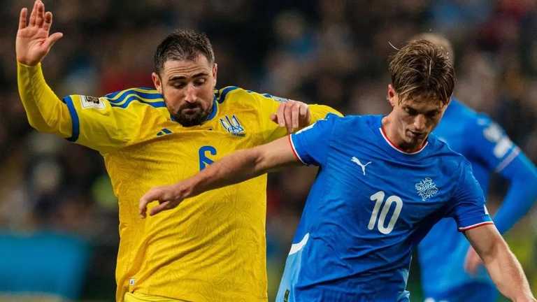 Иван Калюжный в матче против Исландии / фото: УАФ