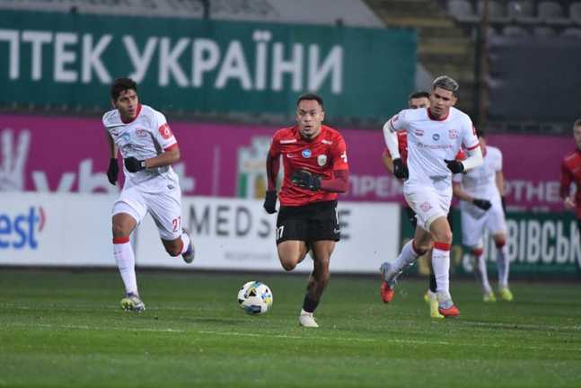 Гравці Кривбаса в матчі з Карпатами / Фото УПЛ