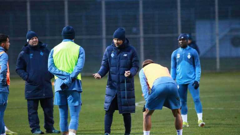 Игорь Костюк с игроками / Фото Динамо Игорь Костюк с игроками / Фото Динамо