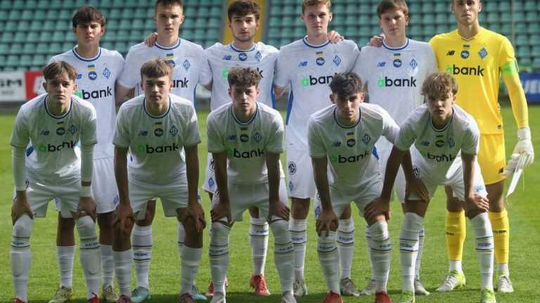 Гравці Динамо U-19 / Фото ФК Динамо Гравці Динамо U-19 / Фото ФК Динамо