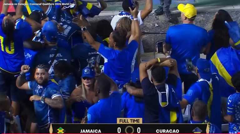 Вболівальники збірної Кюрасао / Скріншот з відео Вболівальники збірної Кюрасао / Скріншот з відео