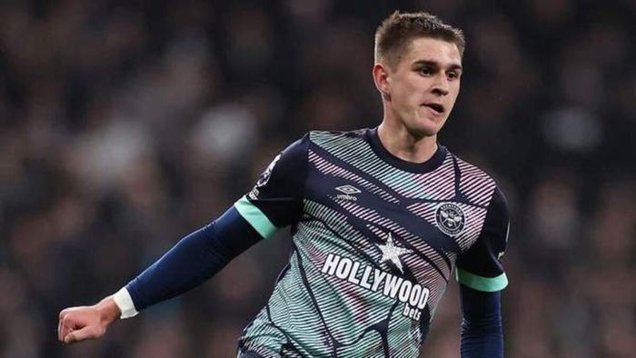 Ярмолюк отримав несподіваний подарунок від Брентфорда – клуб влаштував незвичний захід 