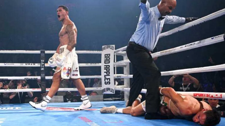 Опетая нокаутує Ньїку / Фото Dave Hunt / AAP Опетая нокаутує Ньїку / Фото Dave Hunt / AAP