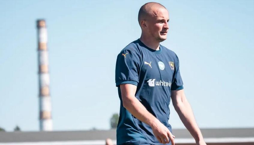 Футболіст УПЛ потрапив у жахливу ДТП: "Дивом Божим залишилися живі, нас затиснуло між фурами"