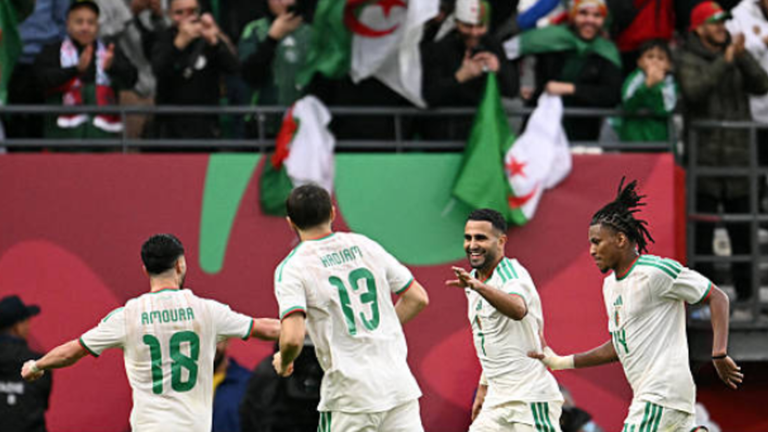 Сборная Алжира / Фото SEBASTIEN BOZON / Contributor via Getty Images Сборная Алжира / Фото SEBASTIEN BOZON / Contributor via Getty Images