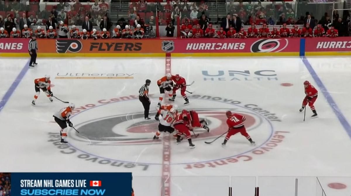 Кароліна обіграла Філадельфію / Скріншот з відео Кароліна обіграла Філадельфію / Скріншот з відео