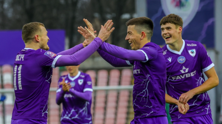 Гравці ЛНЗ / Фото ФК ЛНЗ Гравці ЛНЗ / Фото ФК ЛНЗ