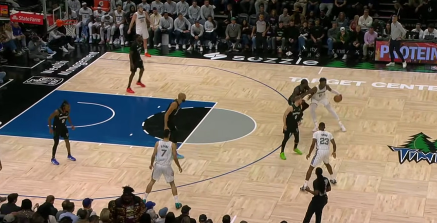 НБА: Миннесота неожиданно уступила Мемфису, Чикаго дожал Кливленд