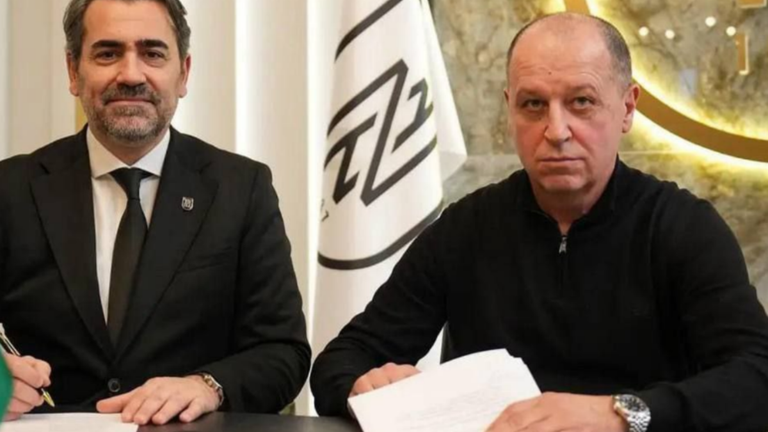 Юрий Вернидуб (справа) / Фото ФК Нефтчи Юрий Вернидуб (справа) / Фото ФК Нефтчи