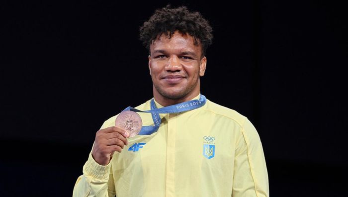 Беленюк розкрив розмір державних стипендій, які втратили Бубка і Клочкова