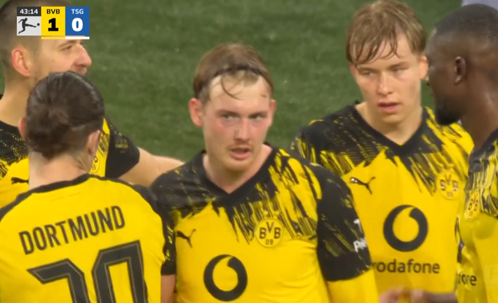 Гравці Борусії Д / Скріншот