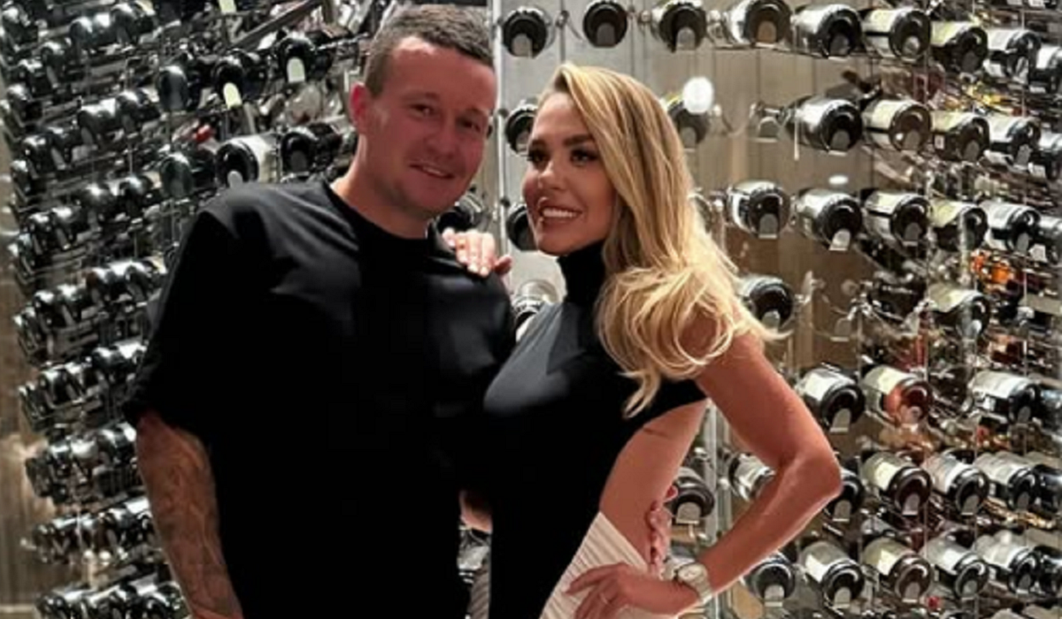 Артем Федецький з дружиною / Інстаграм